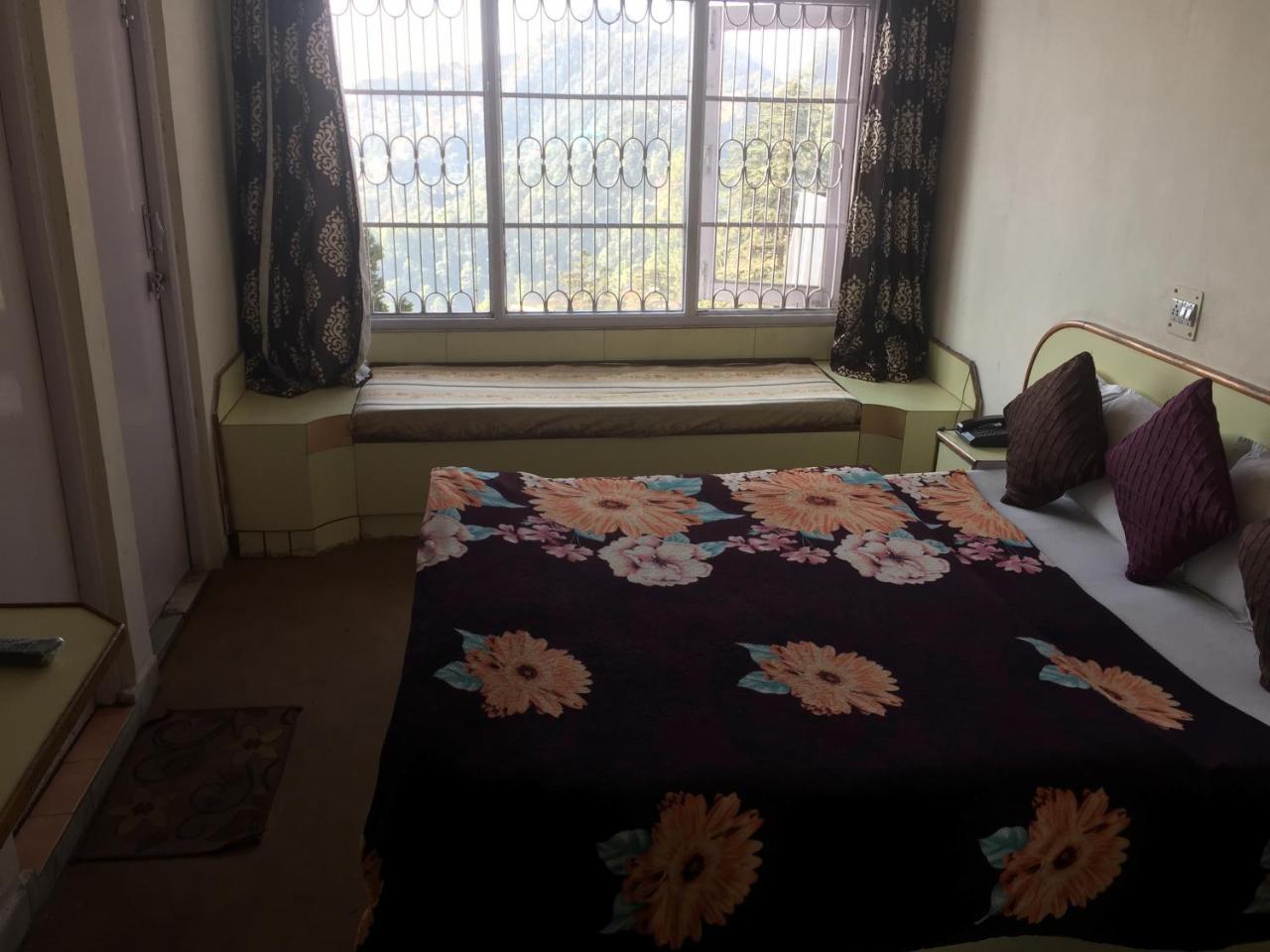 Hotel Lotus Shimla Buitenkant foto