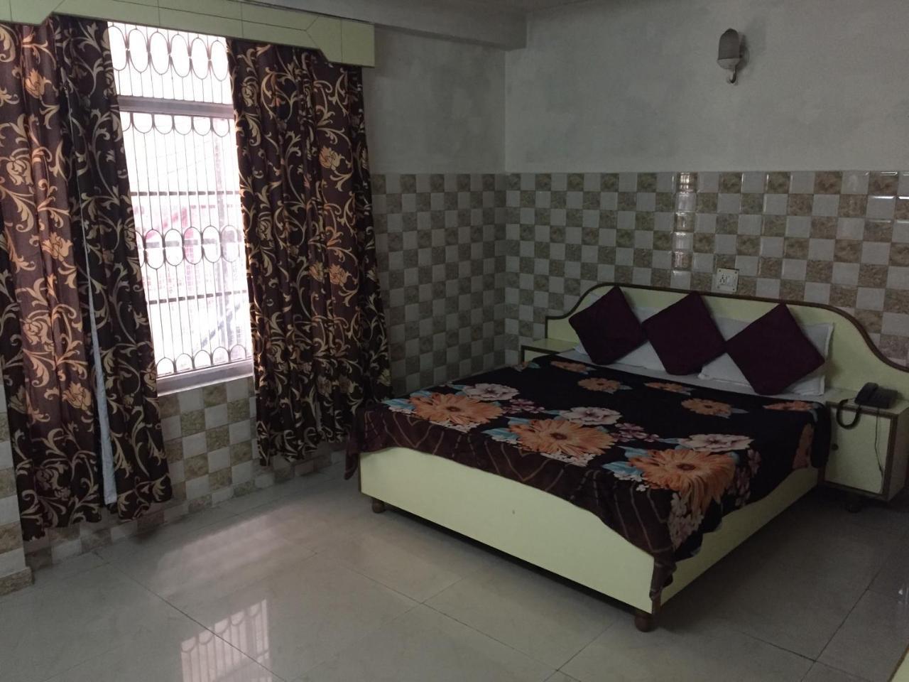 Hotel Lotus Shimla Buitenkant foto